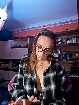 Snapshot of Dettybitch40 chatting on November 6, 7:59 pm Dettybitch40 online show from November 6, 7:59 pm