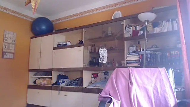 Snapshot of Dettybitch40 chatting on November 9, 10:24 am Dettybitch40 online show from November 9, 10:24 am