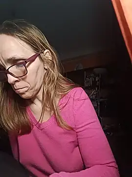 Snapshot of Dettybitch40 chatting on November 13, 3:55 pm Dettybitch40 online show from November 13, 3:55 pm