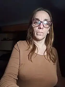 Snapshot of Dettybitch40 chatting on November 16, 4:34 pm Dettybitch40 online show from November 16, 4:34 pm