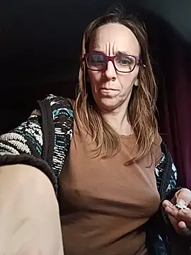 Snapshot of Dettybitch40 chatting on November 17, 1:50 pm Dettybitch40 online show from November 17, 1:50 pm