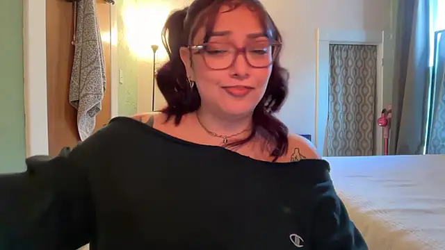 Snapshot of nativepumpkin95 chatting on April 4, 10:51 pm nativepumpkin95 online show from April 4, 10:51 pm