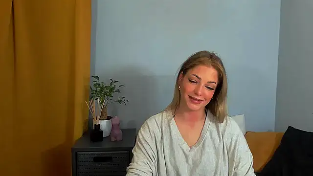 LilyBlondee online show from February 19, 5:27 pm