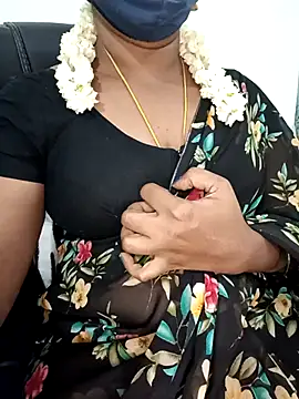 Snapshot of Tamil-hotwife chatting on April 9, 4:23 pm Tamil-hotwife online show from April 9, 4:23 pm