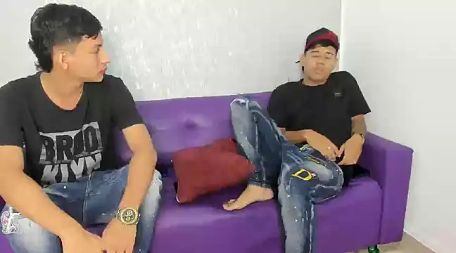 pelusos mens online show from December 12, 9:37 pm