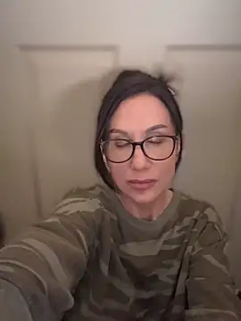 Snapshot of Fiona_Kent_ chatting on December 20, 2:08 am Fiona Kent online show from December 20, 2:08 am