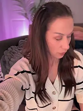 Snapshot of Fiona_Kent_ chatting on February 26, 1:43 am Fiona Kent online show from February 26, 1:43 am