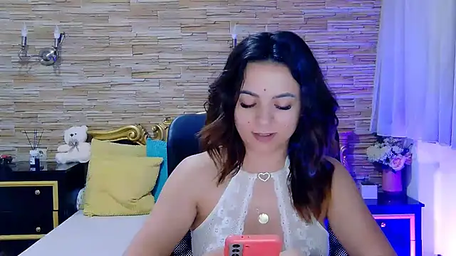 Snapshot of PlayfulElla chatting on February 7, 6:56 pm PlayfulElla online show from February 7, 6:56 pm