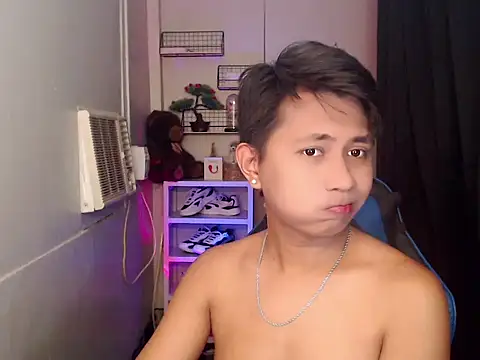 khael moreno online show from November 23, 11:04 pm