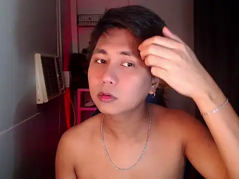 khael moreno online show from December 4, 2:21 am