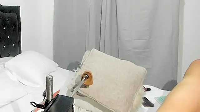 AlyssonKim online show from December 5, 11:16 am