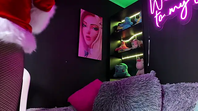 Emilyjhonson 01 online show from December 28, 3:15 pm