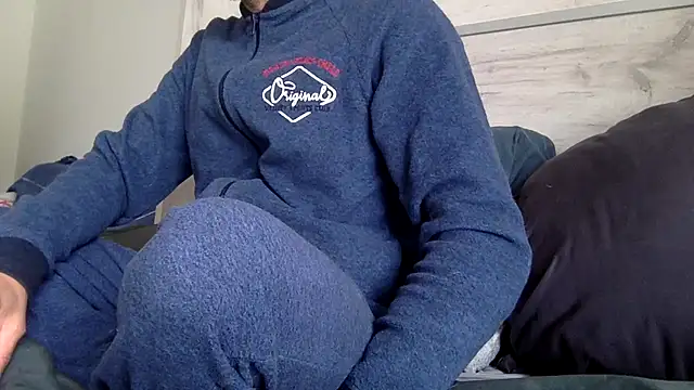 curioushetero online show from February 18, 10:49 am