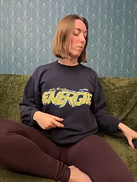 Snapshot of Daisy_Michto_Officiel chatting on April 24, 10:01 pm Daisy Michto Officiel online show from April 24, 10:01 pm