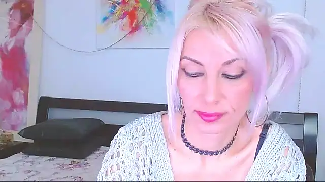 HoneyLara online show from February 6, 11:26 pm