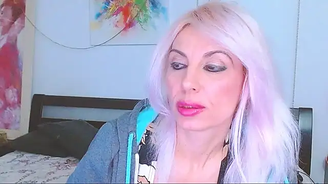 HoneyLara online show from February 17, 3:25 am