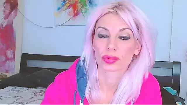 HoneyLara online show from February 20, 5:12 am