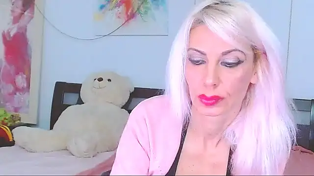 HoneyLara online show from December 16, 12:15 am