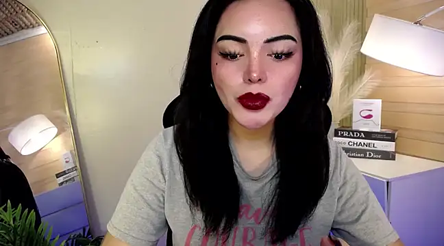 HotstuffCherrySummer online show from December 7, 9:28 am