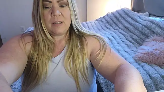 JESS LOVES online show from December 31, 5:07 pm