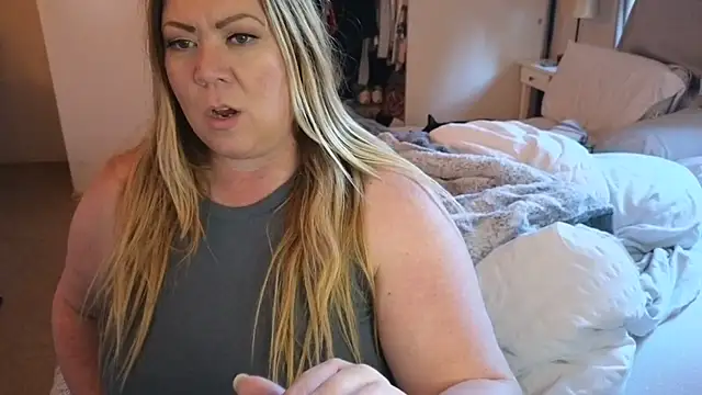 JESS LOVES online show from January 27, 11:00 pm