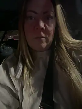 JESS LOVES online show from February 6, 2:33 am