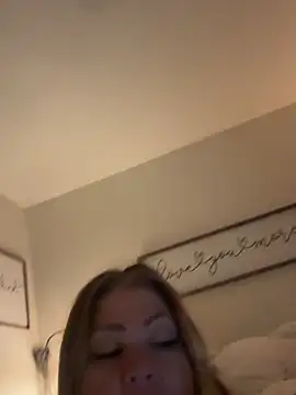 JESS LOVES online show from February 8, 5:33 am