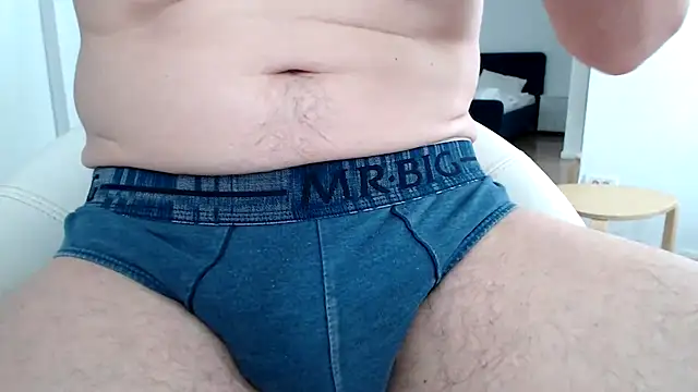 Mrprecum online show from June 3, 2:33 pm