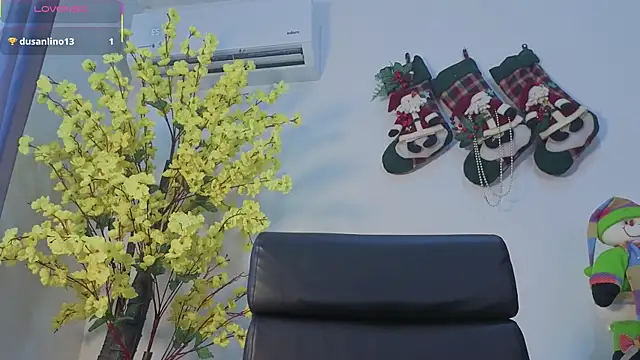 Snapshot of meghan_sexy chatting on November 20, 9:03 pm meghan sexy online show from November 20, 9:03 pm