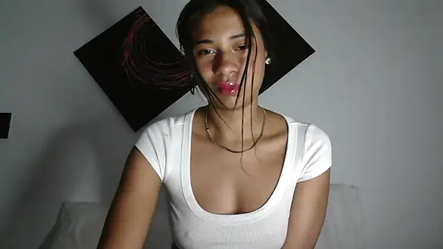 dark enchantress  online show from November 1, 10:34 pm