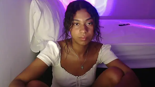 Snapshot of dark_enchantress_ chatting on March 21, 12:59 am dark enchantress online show from March 21, 12:59 am