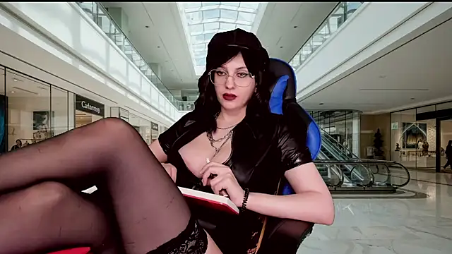 Snapshot of RoseBlooom chatting on November 21, 3:27 am RoseBlooom online show from November 21, 3:27 am