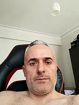 Snapshot of pussylove39 chatting on December 2, 9:47 am pussylove39 online show from December 2, 9:47 am