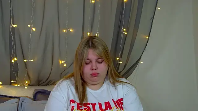 LillianKim online show from November 16, 6:30 am