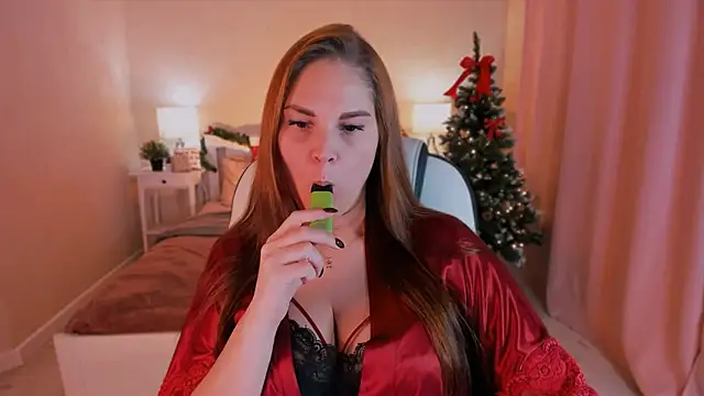 Snapshot of Ellis_Foxy chatting on December 20, 3:47 am Ellis Foxy online show from December 20, 3:47 am