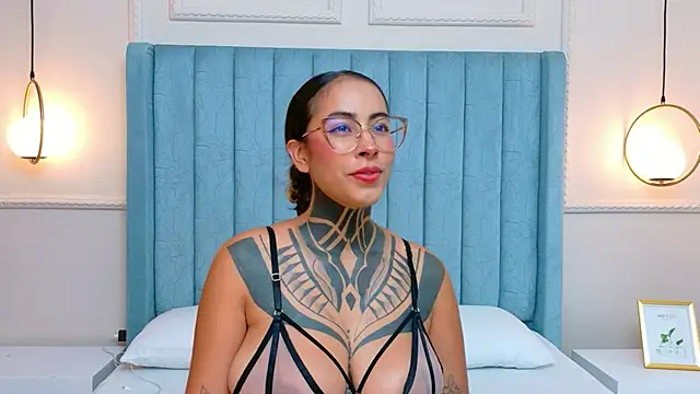NicoleBlum online show from June 4, 7:31 pm