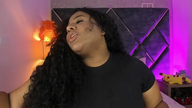 DannaFalco25 online show from October 7, 8:06 pm