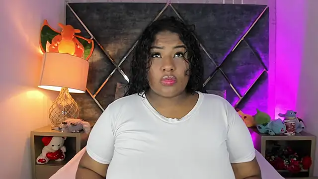 DannaFalco25 online show from October 15, 8:42 pm