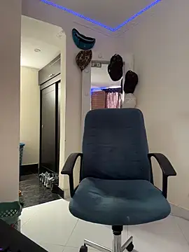 Snapshot of strongboy_ chatting on February 28, 6:20 pm strongboy online show from February 28, 6:20 pm