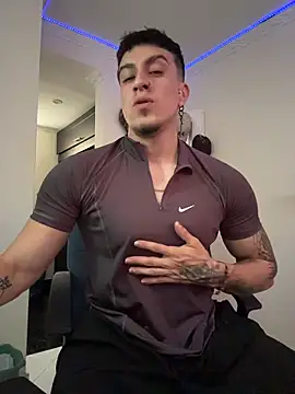 Snapshot of strongboy_ chatting on March 13, 7:20 pm strongboy online show from March 13, 7:20 pm