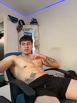 Snapshot of strongboy_ chatting on May 14, 5:53 pm strongboy online show from May 14, 5:53 pm