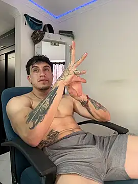strongboy  online show from June 25, 5:17 pm
