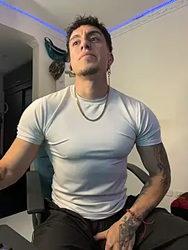 strongboy  online show from July 26, 9:32 pm