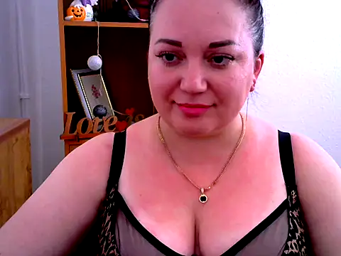 AmanaGi online show from November 3, 4:41 pm