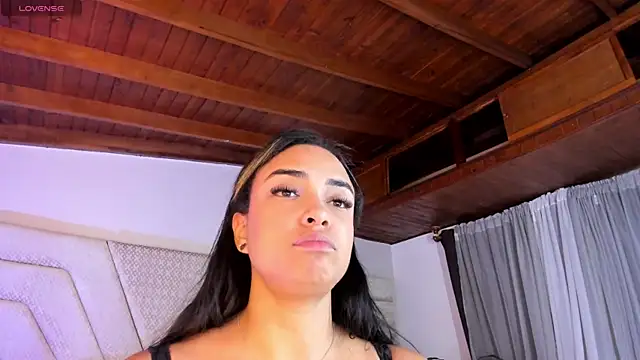 LEAH DOUUGLASS online show from February 24, 11:52 pm