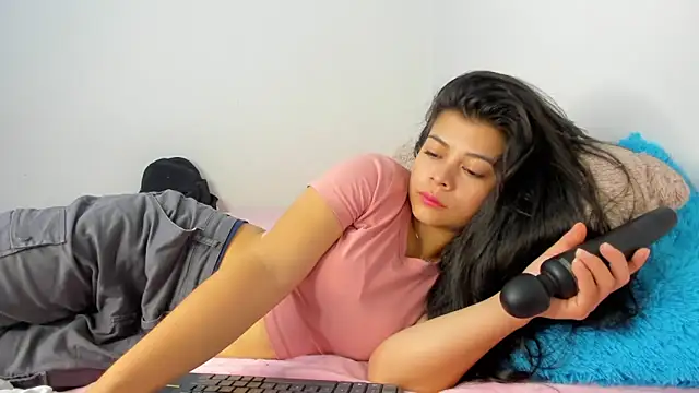 sweetnia online show from October 16, 1:45 pm