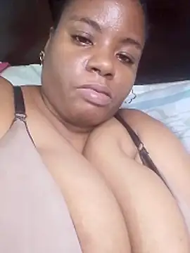 Snapshot of bigtitssxx chatting on May 20, 4:57 pm bigtitssxx online show from May 20, 4:57 pm