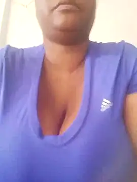 Snapshot of bigtitssxx chatting on July 14, 8:03 pm bigtitssxx online show from July 14, 8:03 pm