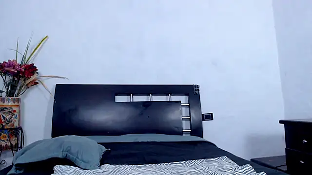 Snapshot of AikoTailor chatting on September 30, 7:30 pm AikoTailor online show from September 30, 7:30 pm