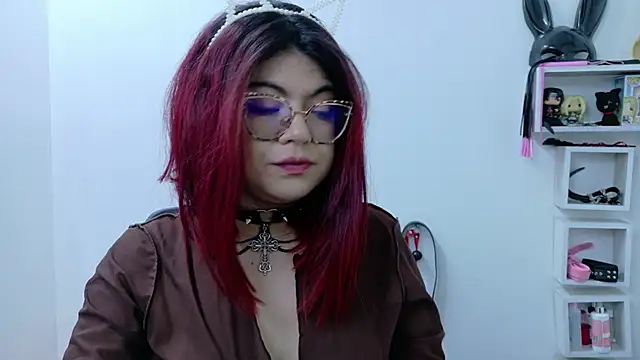 Catwhite  online show from January 28, 12:32 pm